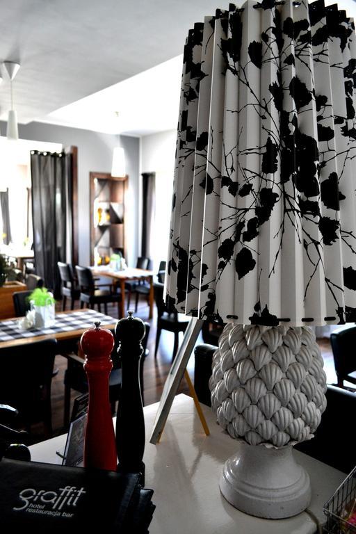 Hotel Graffit シフィエボジン エクステリア 写真