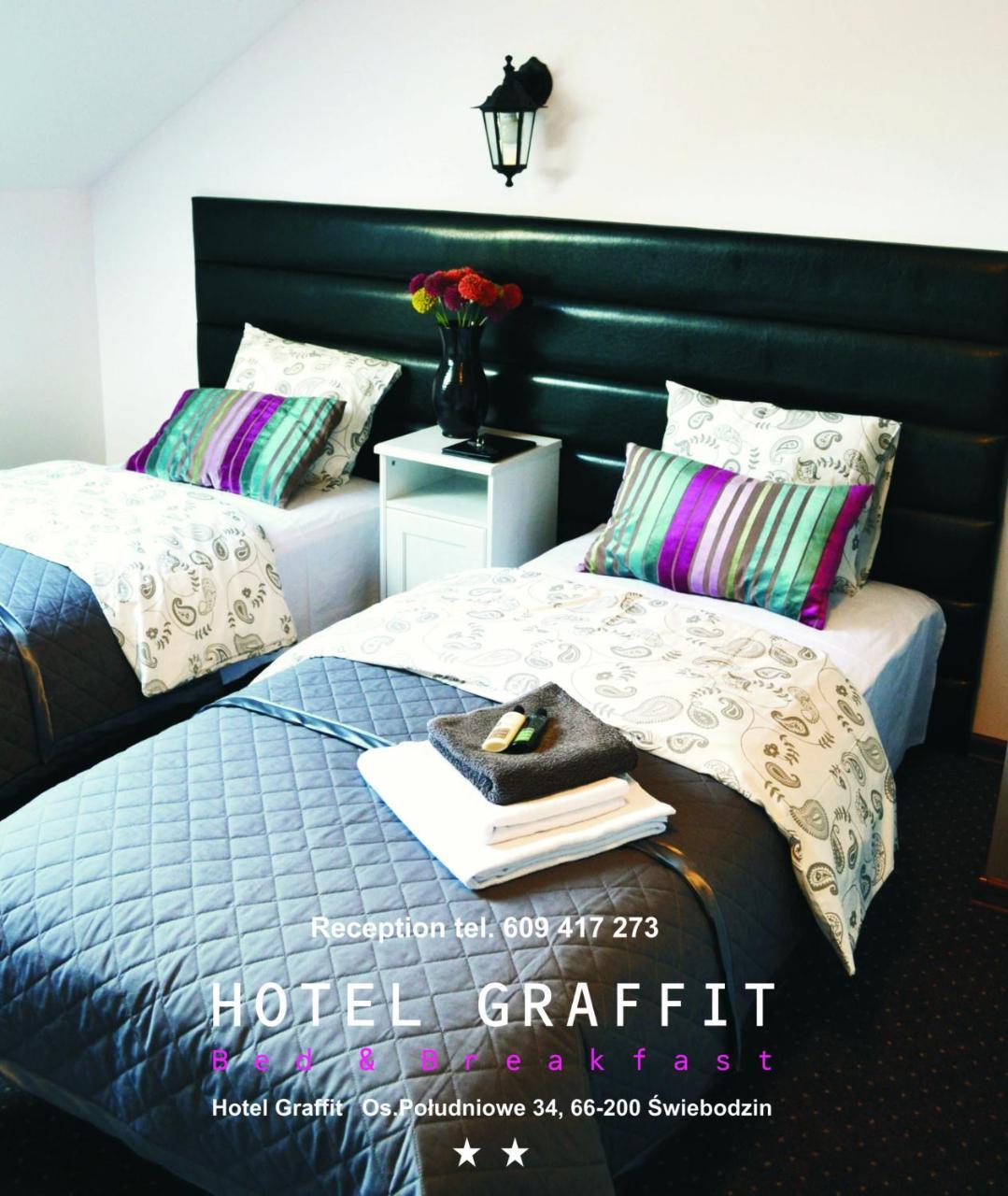 Hotel Graffit シフィエボジン エクステリア 写真